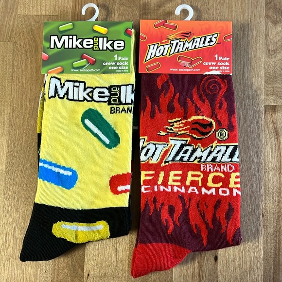 Mike And Ike Hot Tamales Logo Graphic Unisex 2 Pair Crew Socks NWT - Picture 3 of 10